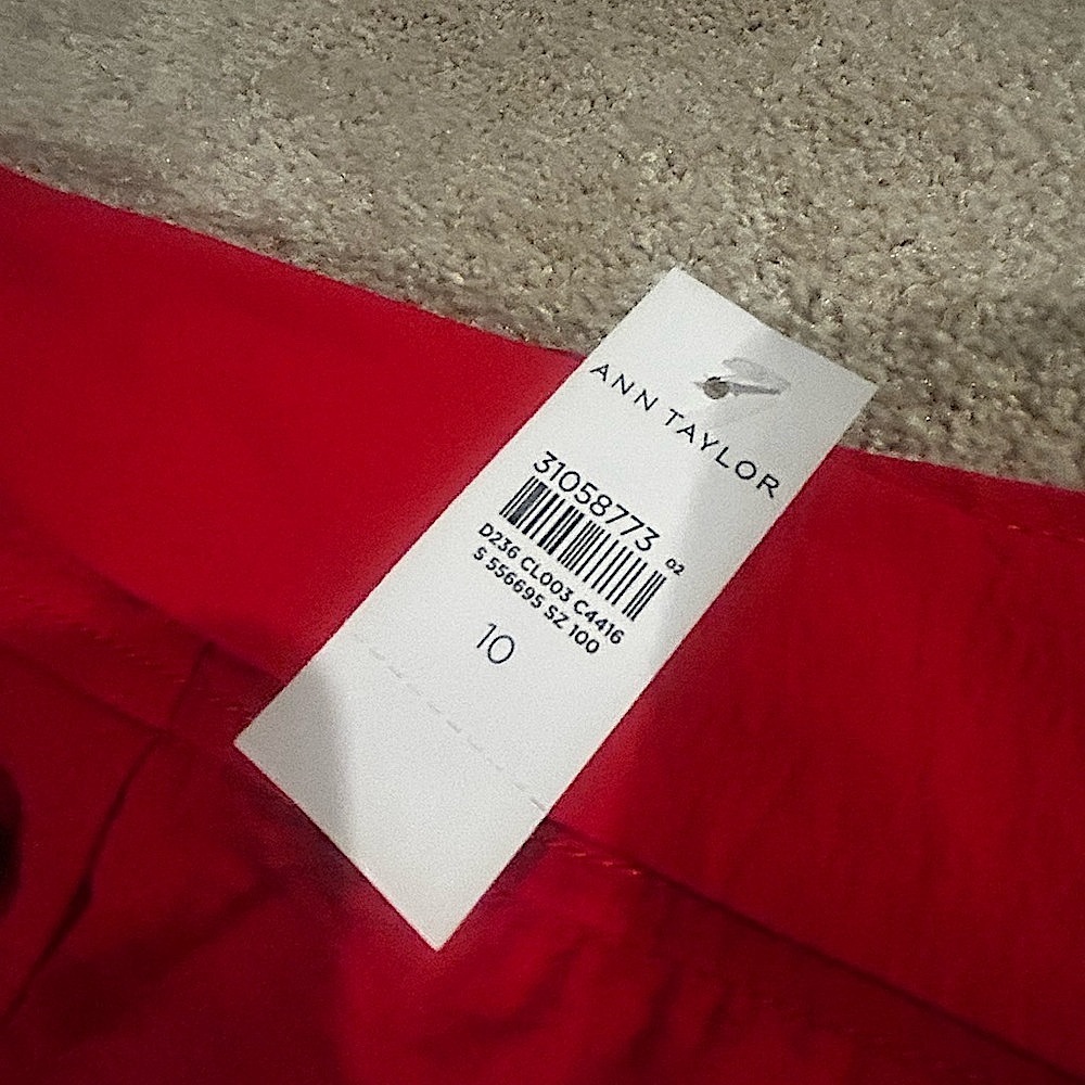 NWT Ann Taylor Red Pencil Skirt with Button Detail Attached Belt Sz. 10 - Picture 5 of 8